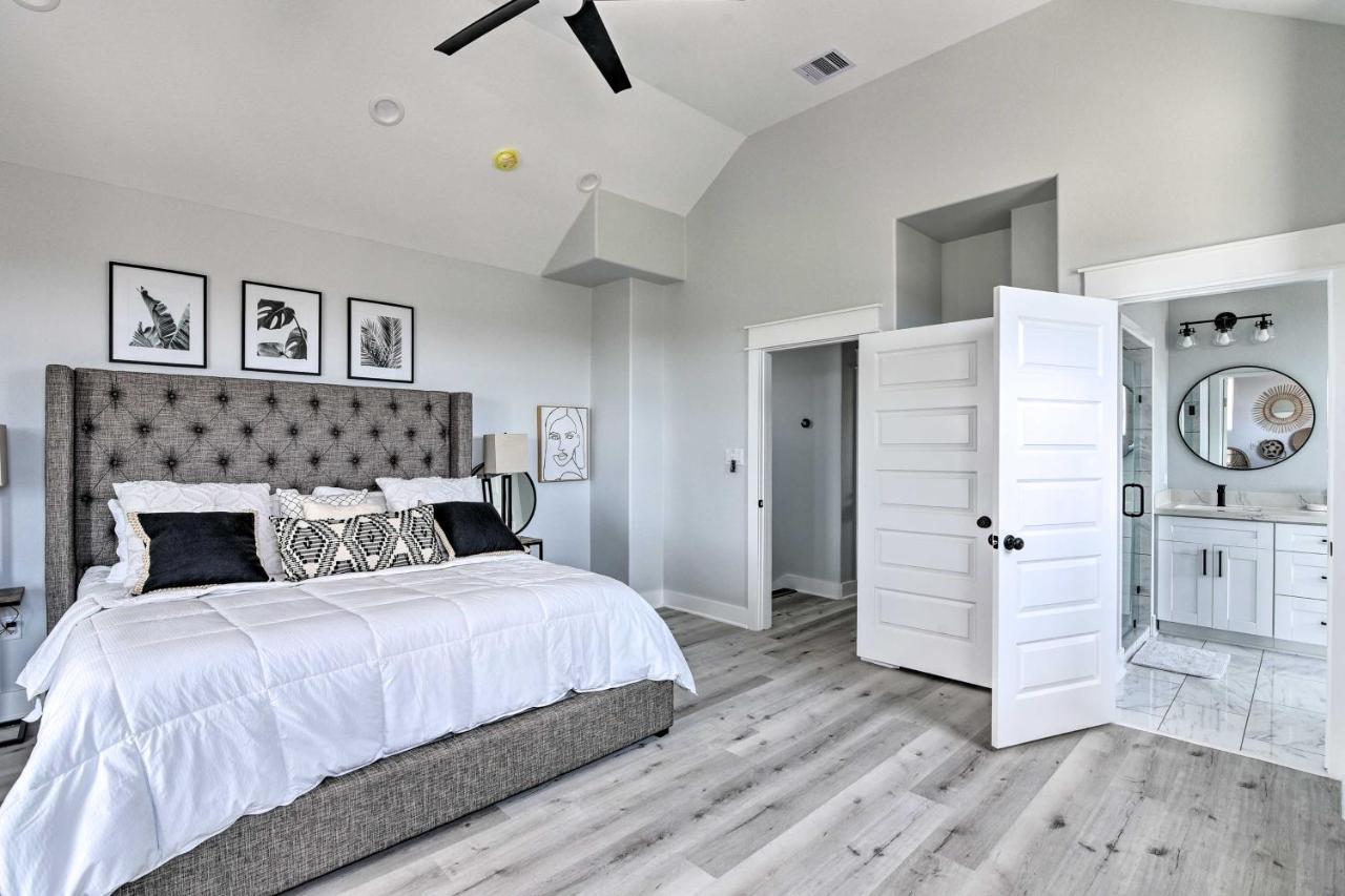 Chic Crystal Beach Escape With Deck - Walk To Beach! Bolivar Peninsula Dış mekan fotoğraf