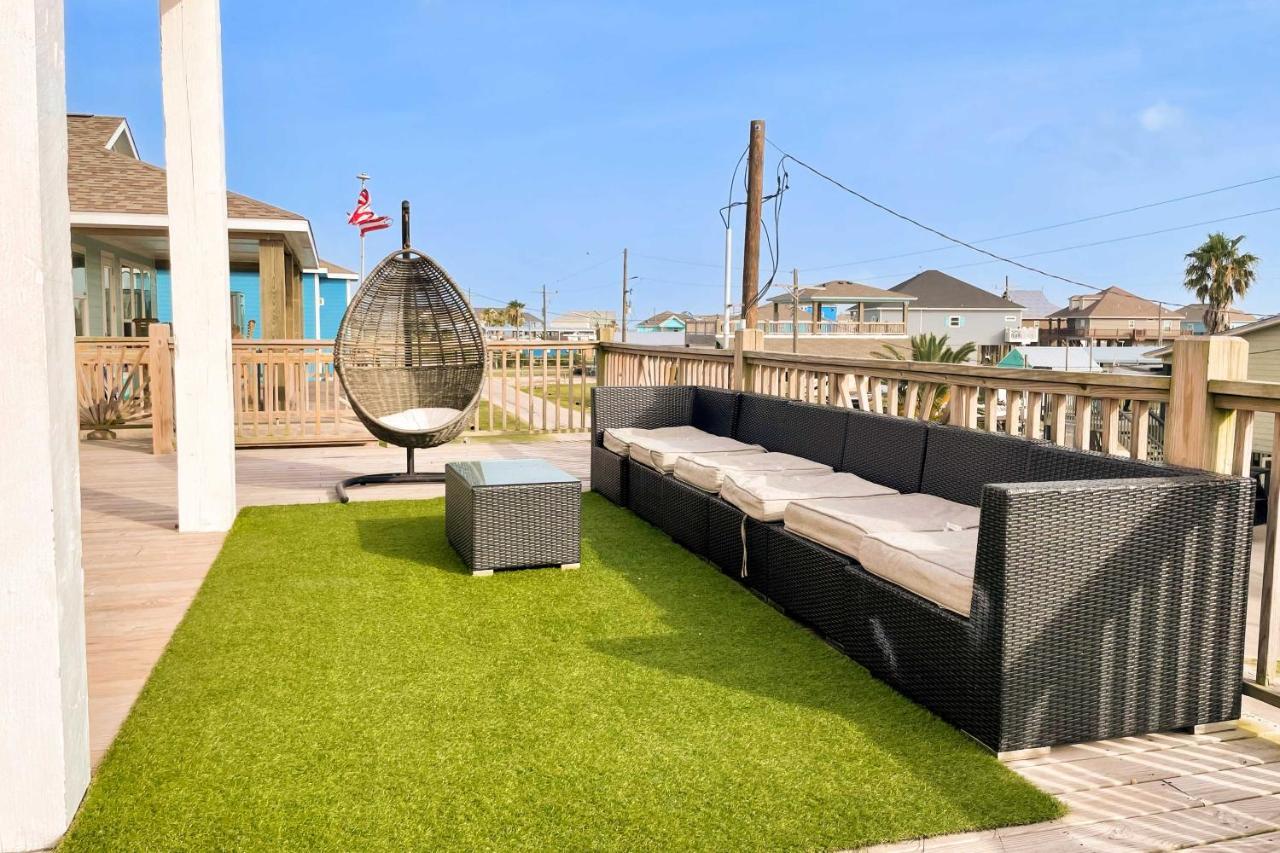 Chic Crystal Beach Escape With Deck - Walk To Beach! Bolivar Peninsula Dış mekan fotoğraf